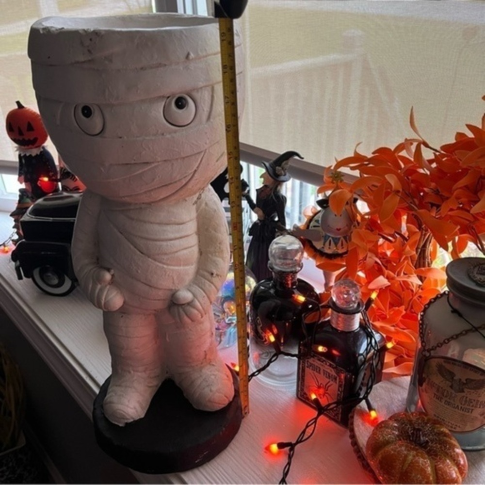 Marvin The Mummy Candy Bowl Statue NWT